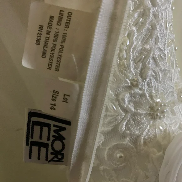 Pre loved 🥰 Morilee Vintage, minimal Raw Silk Wedding Dress. - Picture 11 of 15